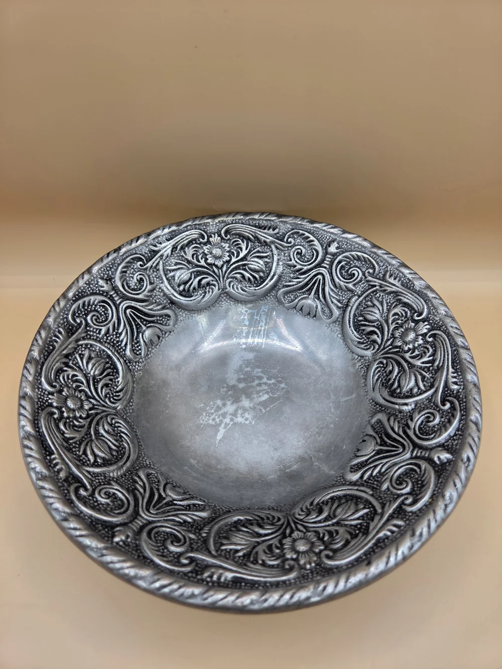 Wilton Armetale Ornate Silver-Tone Embossed Serving Bowl